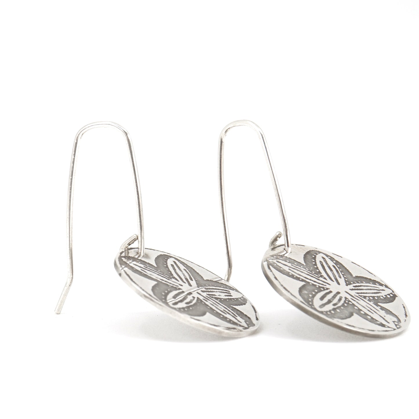 Running Marsh Flower Etched Round Sterling Silver Drop Earrings